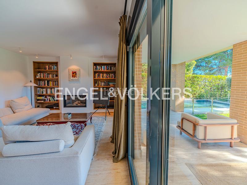 Foto beb7afca-a203-45f0-8e1c-e28c472d4aa9. Chalet con camino riscaldamento parcheggio piscina in Alicante