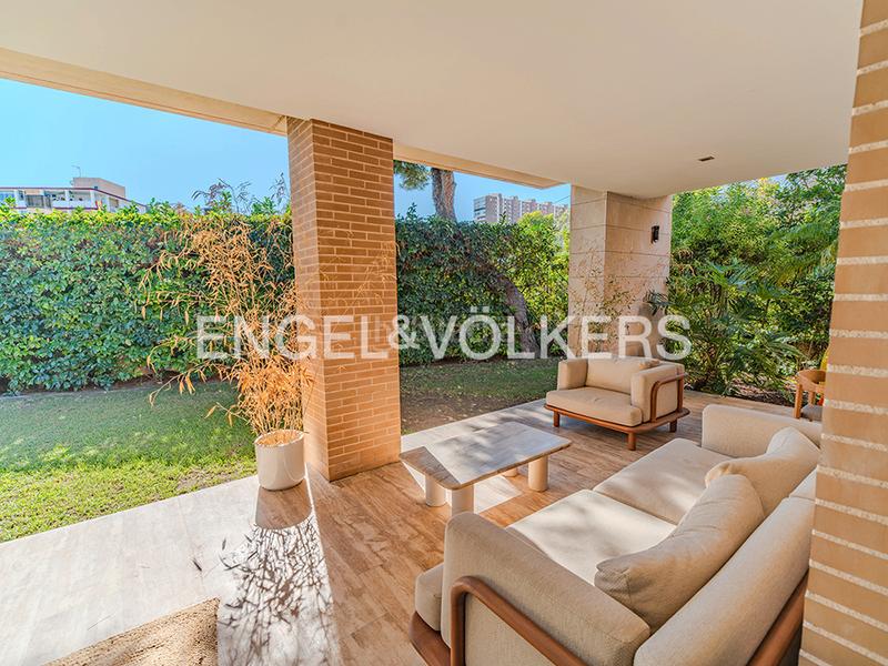 Foto c56ff95d-847a-4fea-be0f-34703e4b9dab. Chalet con camino riscaldamento parcheggio piscina in Alicante