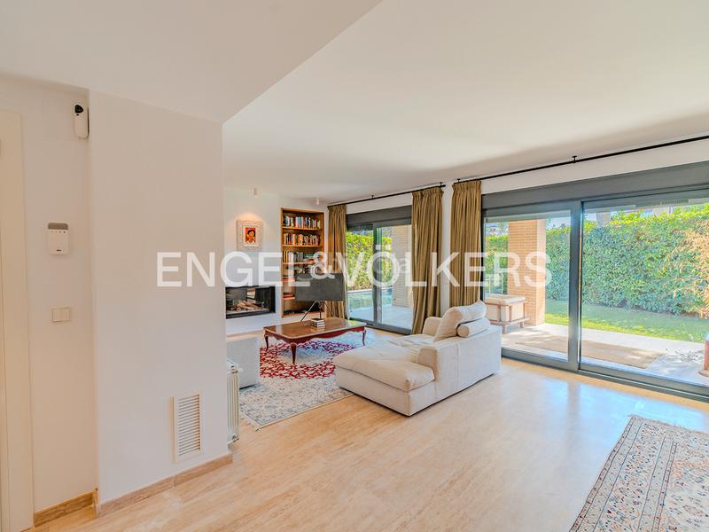 Foto ce962ae5-d550-4a87-8173-5678ebde15c5. Chalet con camino riscaldamento parcheggio piscina in Alicante