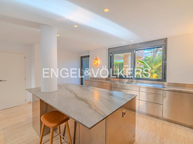 Foto fb503daf-8abc-4c2c-88b7-e6a80cb18536. Chalet con camino riscaldamento parcheggio piscina in Alicante