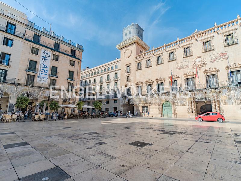 Foto 9cd53536-4927-4661-84aa-0850a21fc648. Dachwohnung in calle maría josefa ágreda y muñoz 2 in Alicante