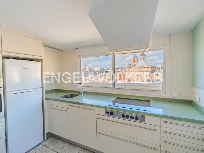 Foto f34eb20f-9a2d-4f61-a9c7-6d4a22eeb5f6. Dachwohnung in calle maría josefa ágreda y muñoz 2 in Alicante