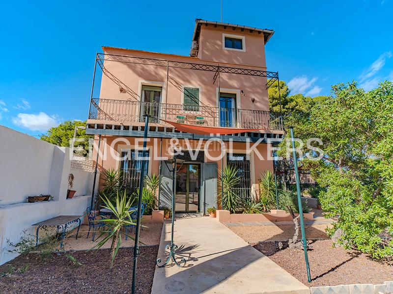 Foto 949b9d82-cbca-4070-b12e-562833d56724. Xalet amb calefacció a Villafranqueza Alicante