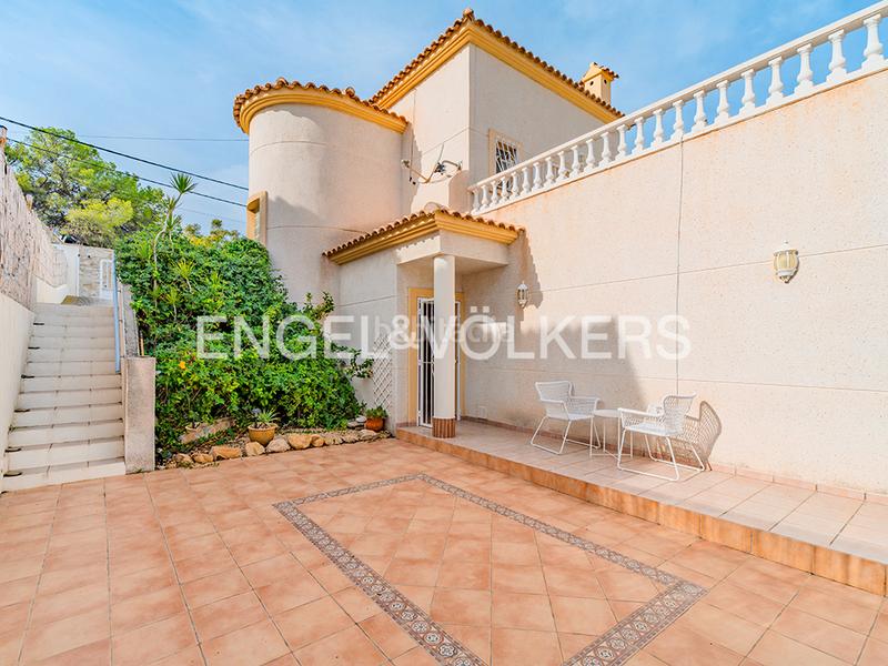 Foto 1d5cdc10-377f-43f8-a5f2-4d66d4f912e0. Chalet mit heizung parking pool in Pueblo Acantilado-Lanuza Campello (el)