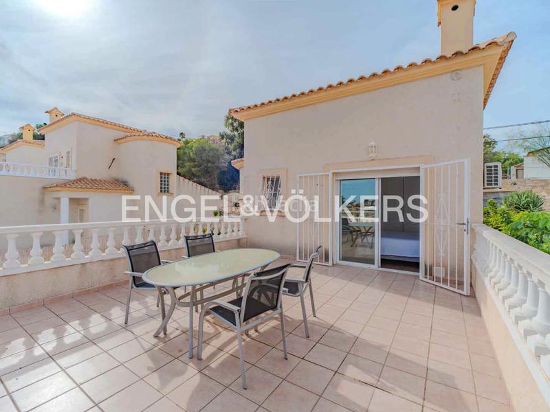 Foto 51ac72b1-1de6-46ac-b4f2-c72c9fff7d16. Chalet mit heizung parking pool in Pueblo Acantilado-Lanuza Campello (el)