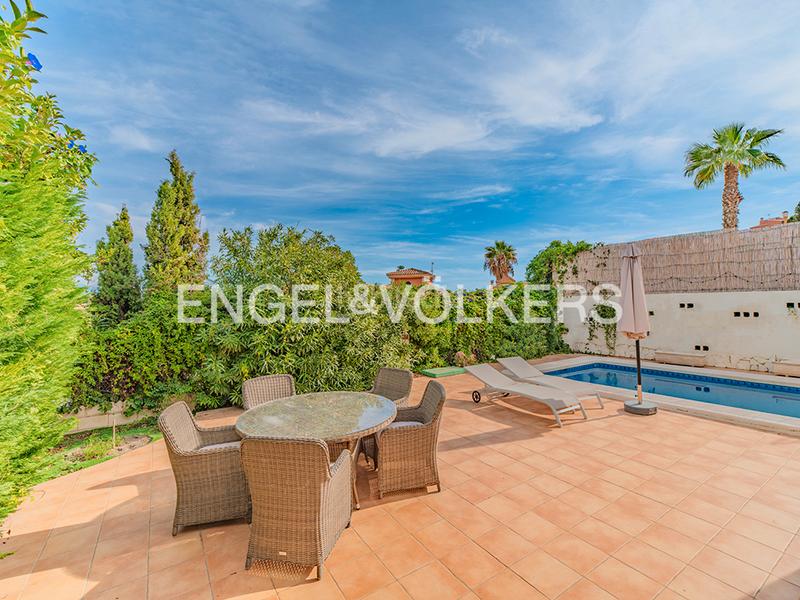 Foto ad440228-4245-42cd-9609-a8ca02ef6b02. Chalet mit heizung parking pool in Pueblo Acantilado-Lanuza Campello (el)