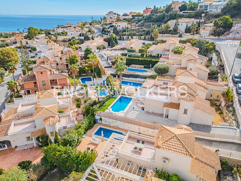 Foto b6ad4ed9-4eb7-4980-92d9-4d5ce63fa806. Chalet mit heizung parking pool in Pueblo Acantilado-Lanuza Campello (el)