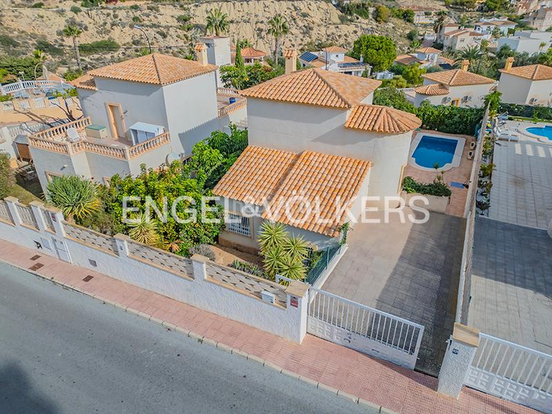 Foto b7df10a4-c09e-49fb-89f6-991bb3578e88. Chalet mit heizung parking pool in Pueblo Acantilado-Lanuza Campello (el)