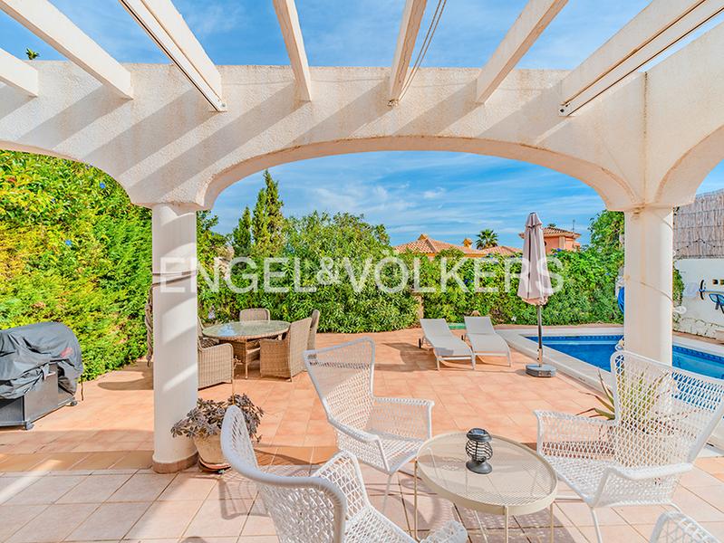 Foto fd00dd1c-f1c3-481c-8135-79b245ded43e. Chalet mit heizung parking pool in Pueblo Acantilado-Lanuza Campello (el)