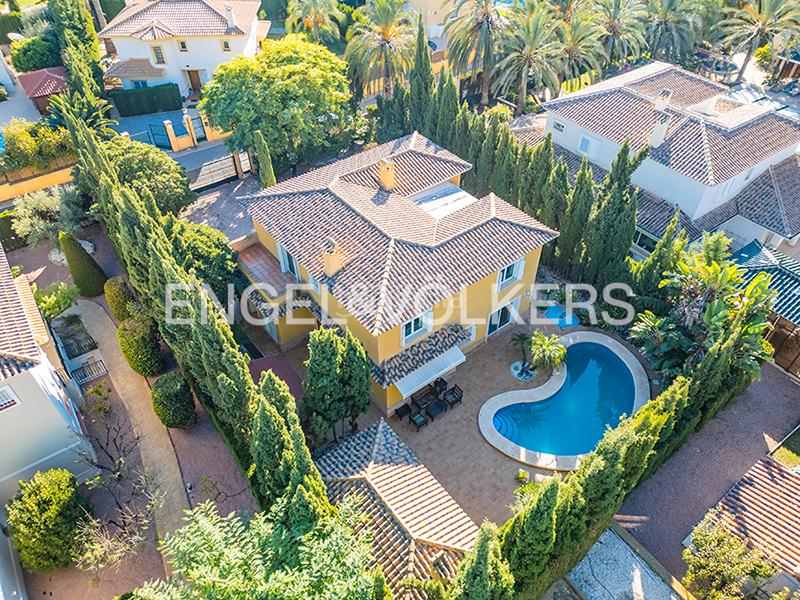 Foto 93218c7f-ae9a-47dc-a2ee-21d283263a27. Chalet espectacular villa mediterránea en bonalba golf en Mutxamel