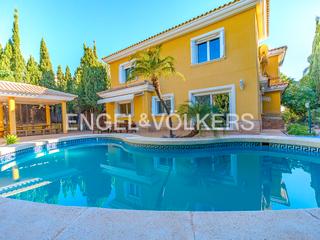 Chalet  Carrer del vespre. Espectacular villa mediterránea en bonalba golf