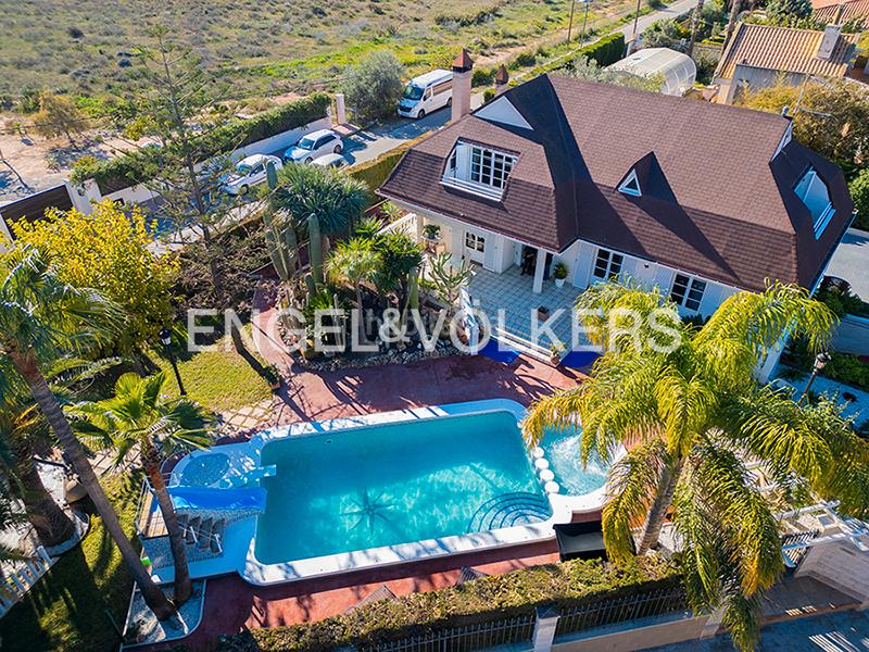 Foto 33ecf172-6bc9-4170-867b-7dcc4566dff9. Chalet villa de excepción en Sol y Luz en Sol y Luz Sant Vicent del Raspeig