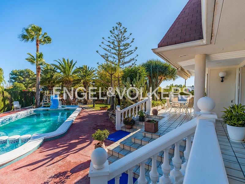 Foto 34bba326-a33d-4db6-9582-9b86c74595b8. Chalet villa de excepción en Sol y Luz en Sol y Luz Sant Vicent del Raspeig