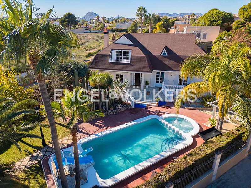 Foto 3e382fe6-fb33-4085-a2f2-030b149bb01c. Chalet villa de excepción en Sol y Luz en Sol y Luz Sant Vicent del Raspeig