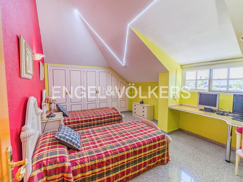 Foto 4f2822ee-8c35-4546-a9a7-38bd92662a01. Chalet villa de excepción en Sol y Luz en Sol y Luz Sant Vicent del Raspeig