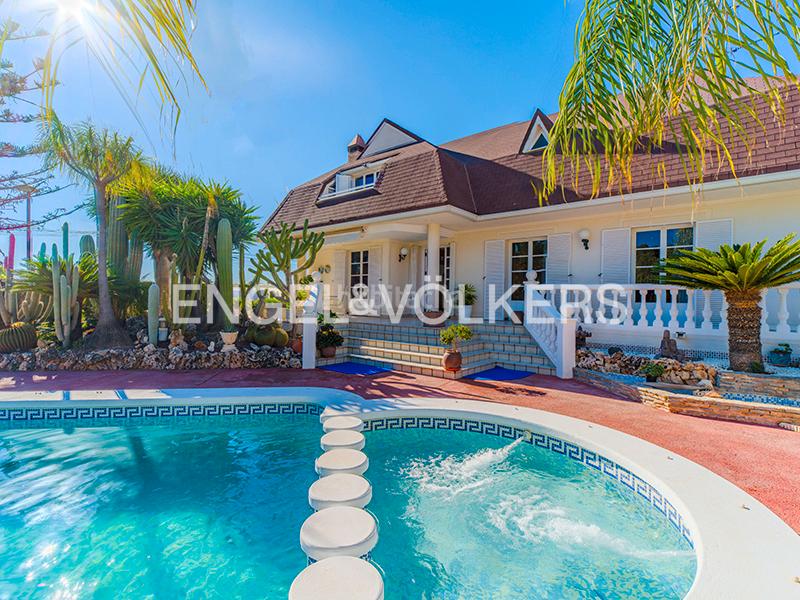 Foto 590ed8ae-f6b1-4315-bed5-d25497de2d5a. Chalet villa de excepción en Sol y Luz en Sol y Luz Sant Vicent del Raspeig