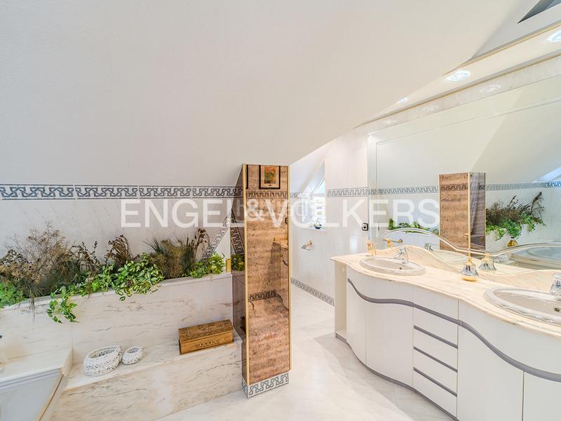 Foto cc5ad3cd-49da-4f6c-8e2d-2a79e3e57880. Chalet villa de excepción en Sol y Luz en Sol y Luz Sant Vicent del Raspeig