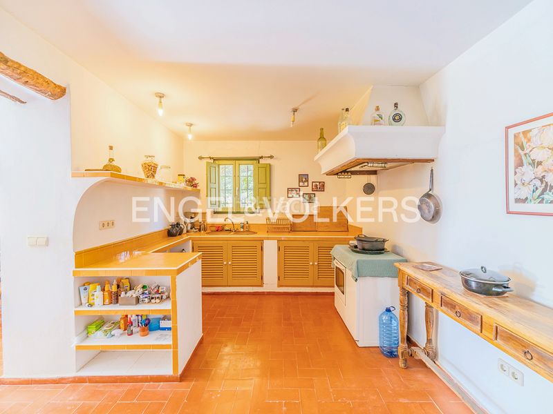 Foto e60d9859-52a8-4588-9ba4-b52558c9bc45. Xalet amb xemeneia calefacció piscina a Xixona