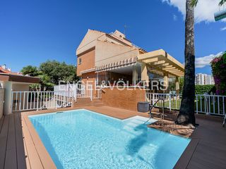 Chalet en Cabo de las Huertas. Cabo huertas: privacidad y ubicación a un paso del mar
