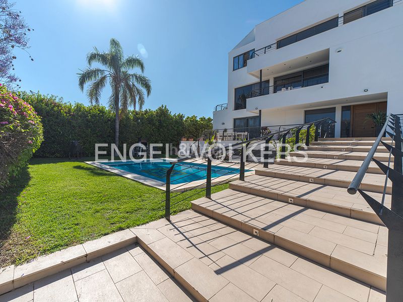Foto 4b3455ae-b9a3-4d7d-9493-e81ab6f844ae. Xalet amb xemeneia calefacció aparcament piscina a Alicante