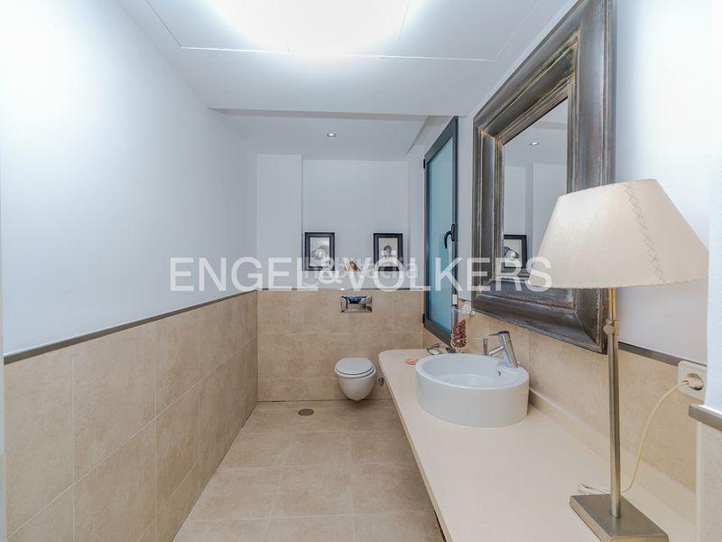 Foto acc7644f-7642-4eab-85c6-5ec2d349c3cf. Xalet amb xemeneia calefacció aparcament piscina a Alicante