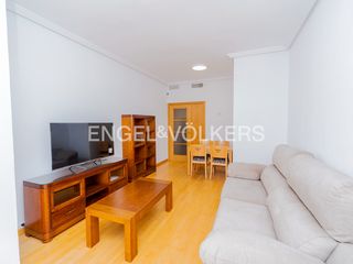 Location Appartement à Calle belando 21. Elegancia moderna rodeado de servicios
