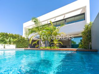 Chalet  Carrer jose climent vicent 25. Privacidad y diseño contemporáneo en elche