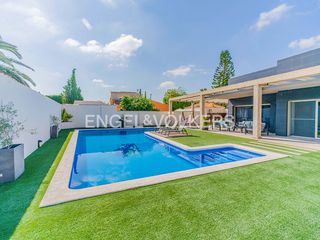 Chalet  Carrer de la limonita. Lujo y exquisitez en mutxamel