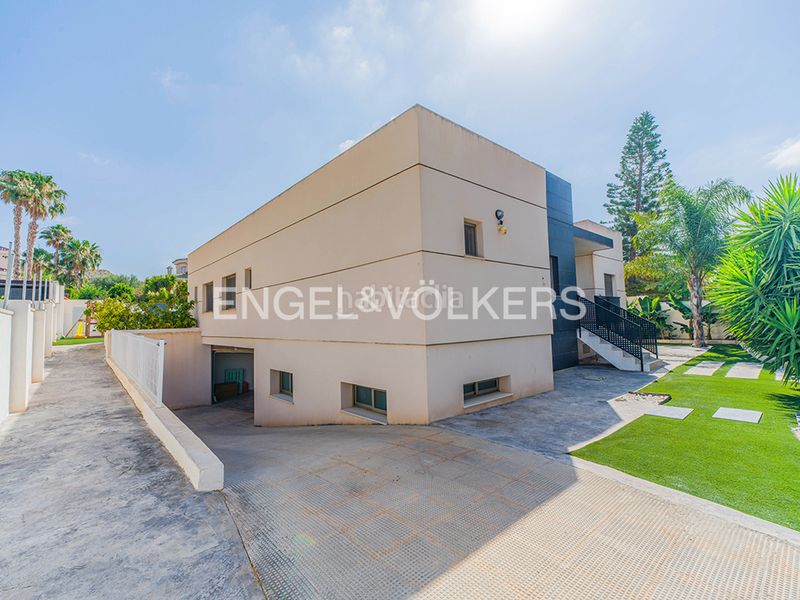Foto f335e07e-4477-44e4-9215-f609aa43f6e8. Xalet amb calefacció aparcament piscina a Valle del Sol Mutxamel