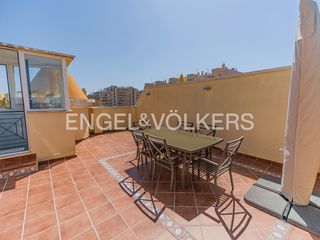 Ático en Carrer britania 12. Ático con extraordinaria terraza en alicante golf