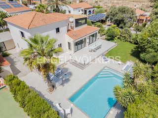 Chalet  Carrer d'atzúvia. Exclusiva villa independiente con piscina climatizada