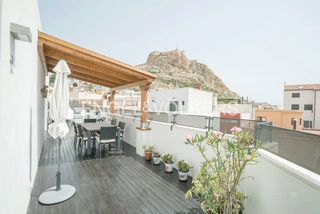 Àtic  Calle cienfuegos 7. Ático chic con vistas de ensueño al castillo