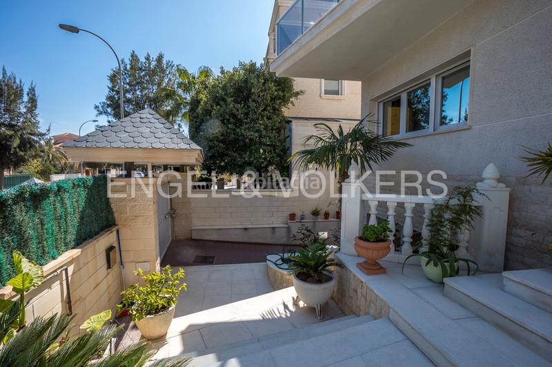 Foto 84919335-946e-4ca2-b036-e94bfdf93b5b. Chalet mit heizung parking pool in Cabo de las Huertas Alicante