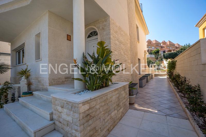 Foto 59d5edbf-10ff-4864-b7b4-2f08e352ba76. Chalet en Cabo de las Huertas Alicante