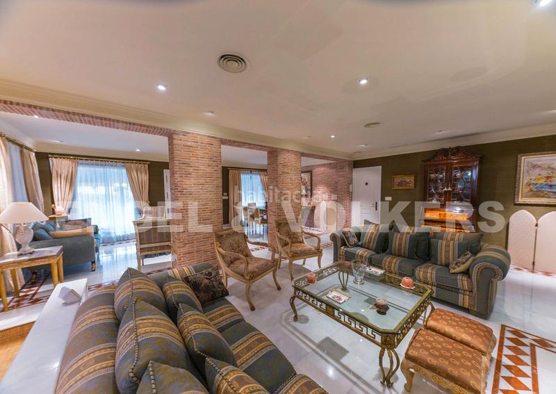 Foto 4a2155f2-86b9-429a-a876-3ad0c2b22937. Chalet with parking pool in Peña de las Águilas Elche / Elx