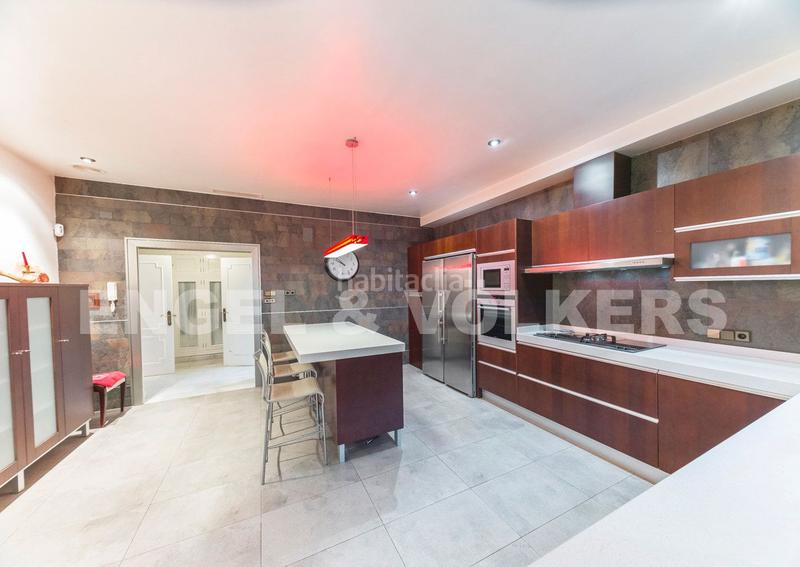 Foto f6e0aea2-68ce-42cf-8544-d215a538af94. Chalet with parking pool in Peña de las Águilas Elche / Elx