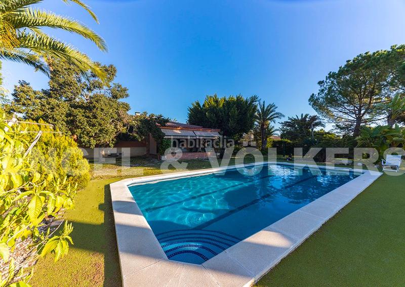 Foto fc64e1c9-aa2d-4309-a374-e1e5f5304bd5. Chalet with parking pool in Peña de las Águilas Elche / Elx