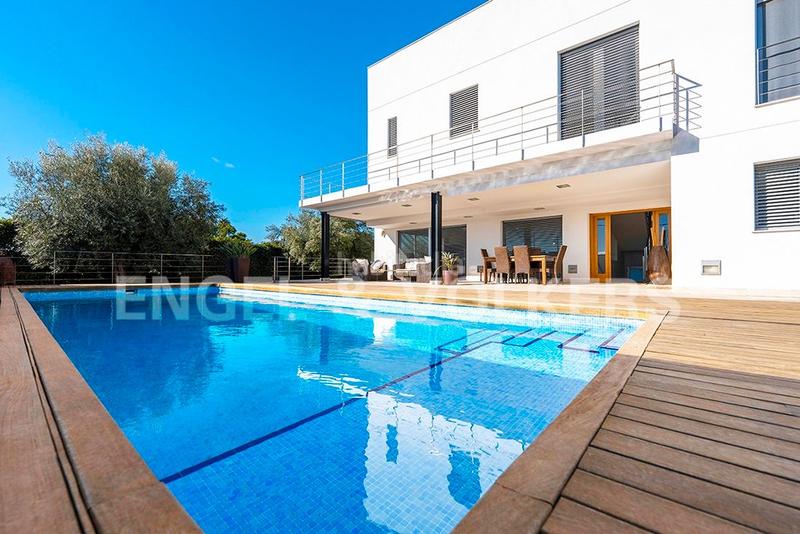 Foto 0b4da6bd-a44a-4e11-a3a8-02ceb53d3833. Chalet moderna villa de lujo con la que todos sueñan en San Juan de Alicante