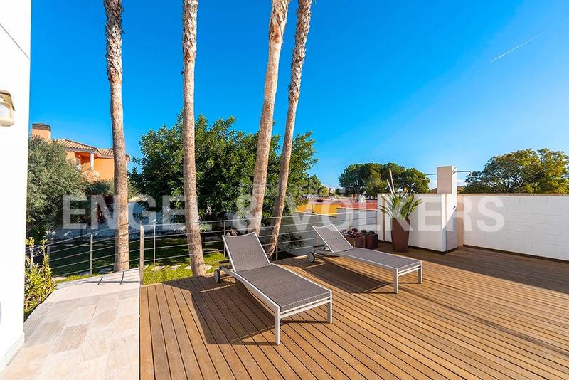Foto 0df14840-70b3-44cf-93f8-f80257013ed1. Chalet moderna villa de lujo con la que todos sueñan en San Juan de Alicante
