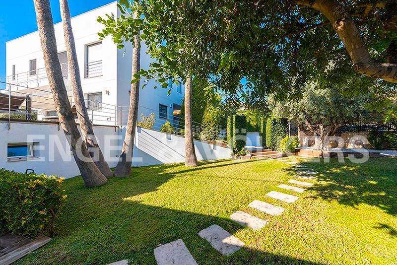 Foto f1b4c84c-aa4d-4513-9b03-999bc31c0dde. Chalet moderna villa de lujo con la que todos sueñan en San Juan de Alicante