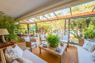 Chalet à Vistahermosa. Impresionante oasis de exclusividad a un paso del mar