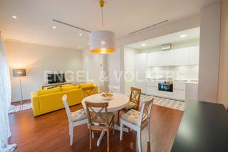 Rent Flat in Calle del teatro 6. Un tesoro moderno rodeado de servicios