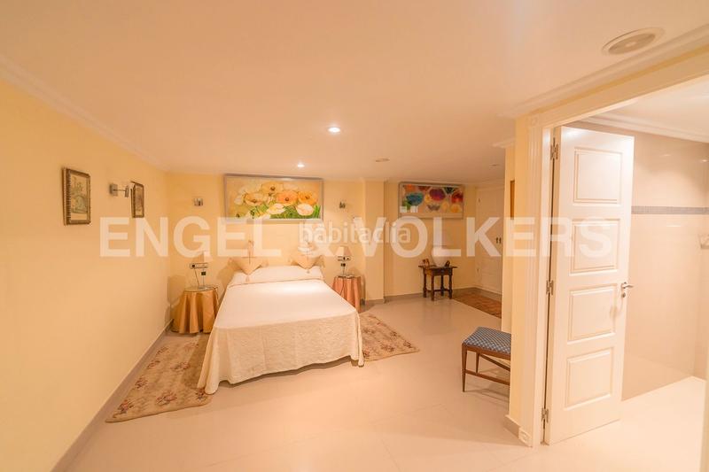 Foto 2dfd3e27-2d06-49bc-8e60-f5a16b85624c. Casa adosada elegante propiedad en residencial prime en Alicante