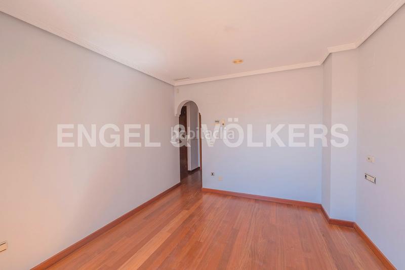 Foto 309eb659-bb89-4d9f-950f-fd7103783cb2. Casa adosada elegante propiedad en residencial prime en Alicante