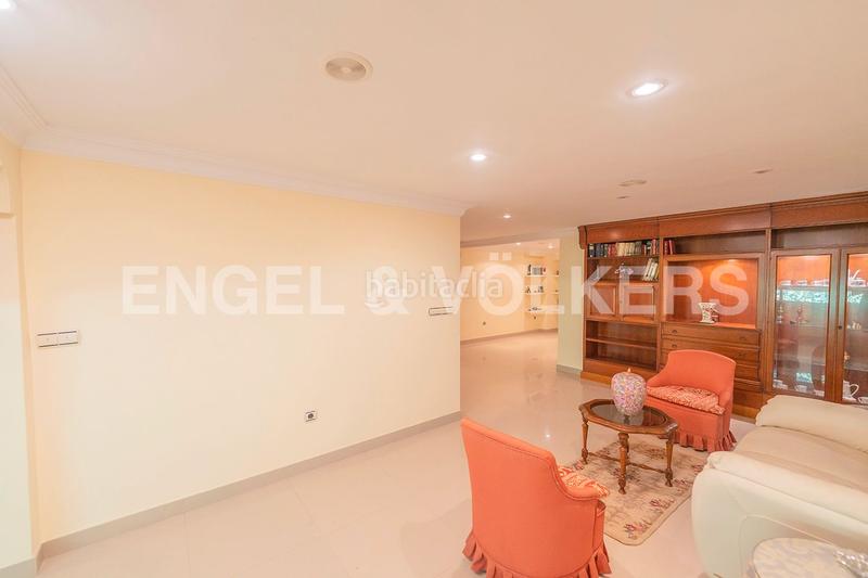 Foto 49516e86-f932-4d2d-8a29-8fd25cf04dd5. Casa adosada elegante propiedad en residencial prime en Alicante