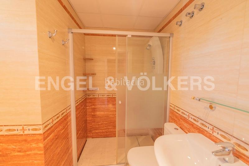 Foto d70d8b38-2a20-41d9-8539-481cb3a7c4db. Casa adosada elegante propiedad en residencial prime en Alicante