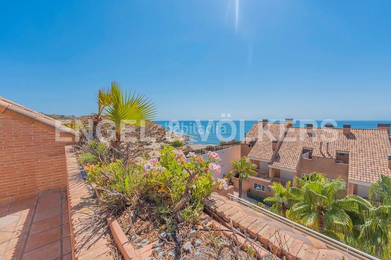 Foto e6c5c014-672c-4c24-9ada-85d5223ce69b. Casa adosada elegante propiedad en residencial prime en Alicante