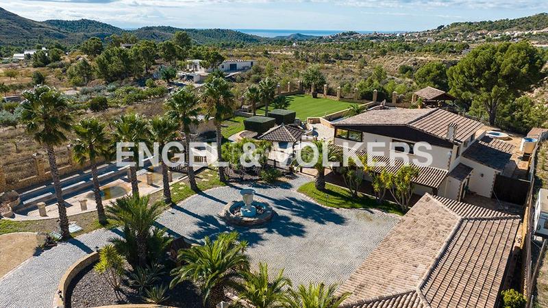 Foto a27081f9-15c7-4459-8136-ed487f417a6f. Xalet amb aparcament piscina a Aigües