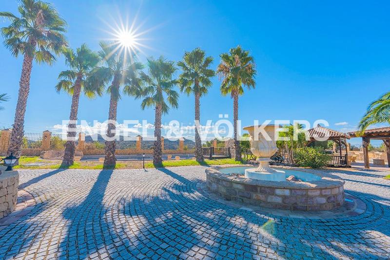 Foto eb080392-edf1-44d0-9ef7-fffb48c16e0c. Xalet amb aparcament piscina a Aigües