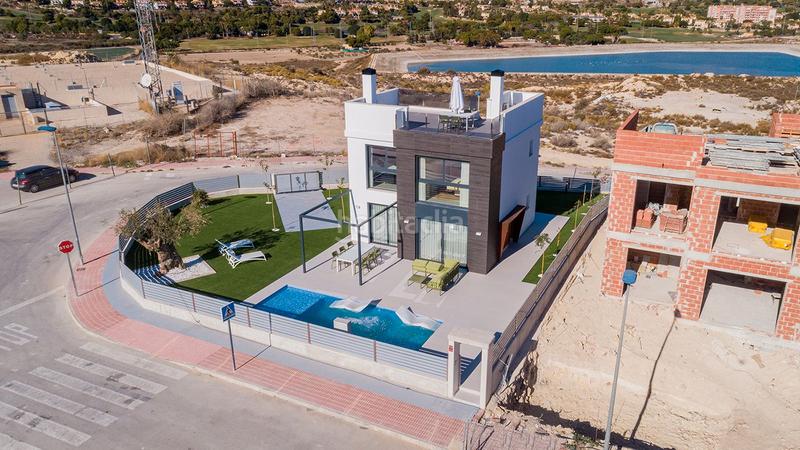 Foto ff7bcaee-bcd1-47dd-9858-febbbf56b85d. Chalet en del llentiscle 2 promoción de villas con amaneceres mágicos v17 en Mutxamel